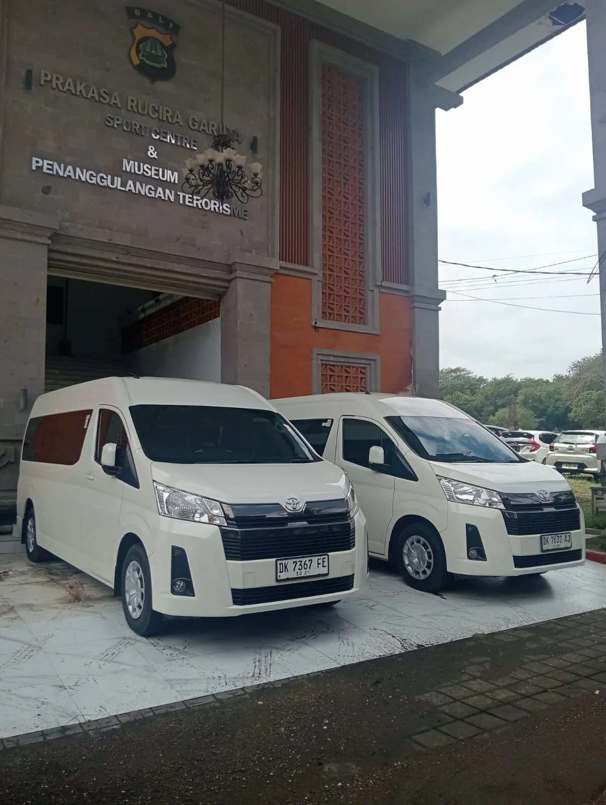 Bali Minivan & Deluxe Bus