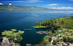 Exotic Bukit Lawang and Lake Toba Tour 6D 5N
