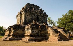Borobudur and Mount Bromo Package 2 Days 1 Night