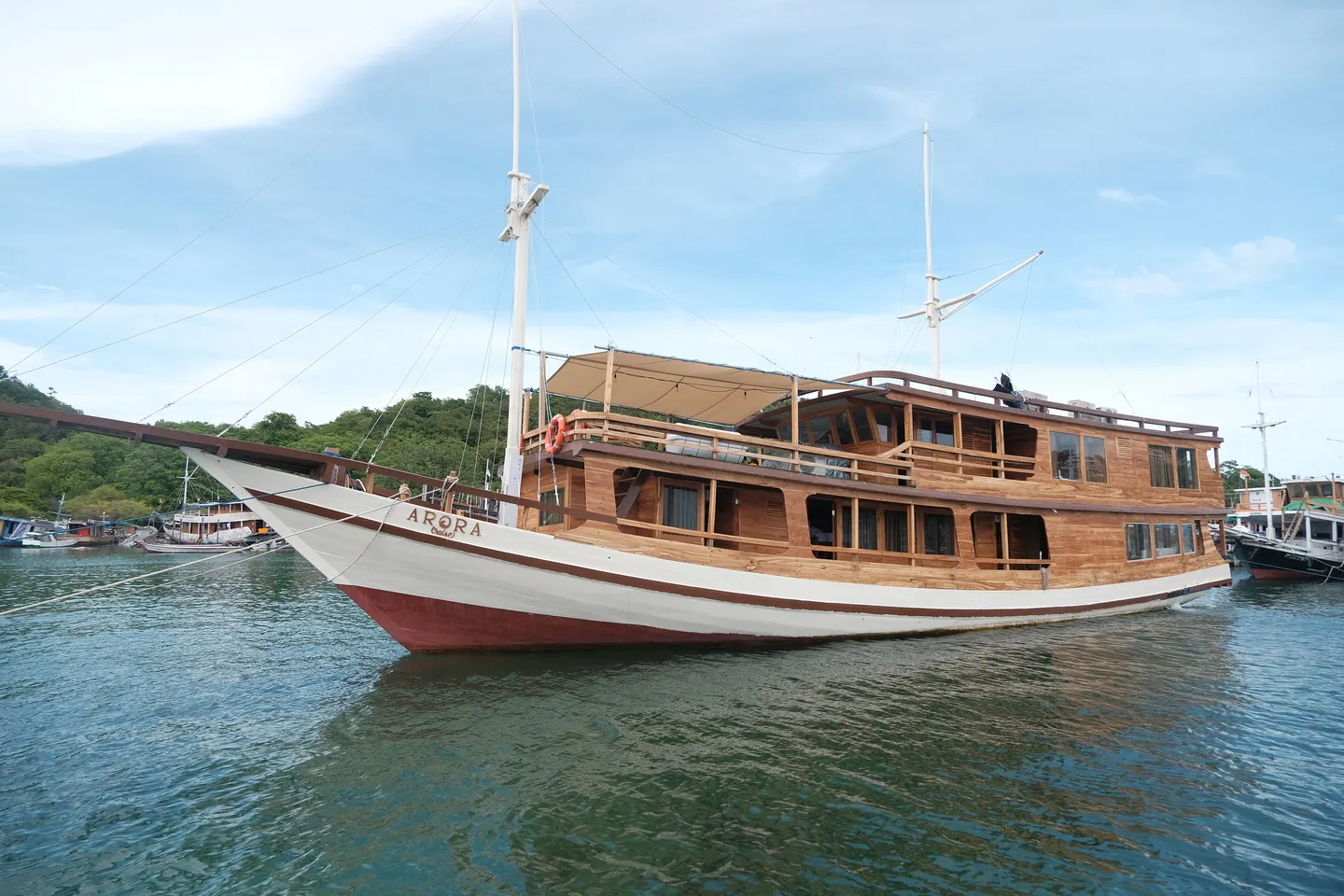 Open Trip 2D1N by Arora Deluxe Phinisi