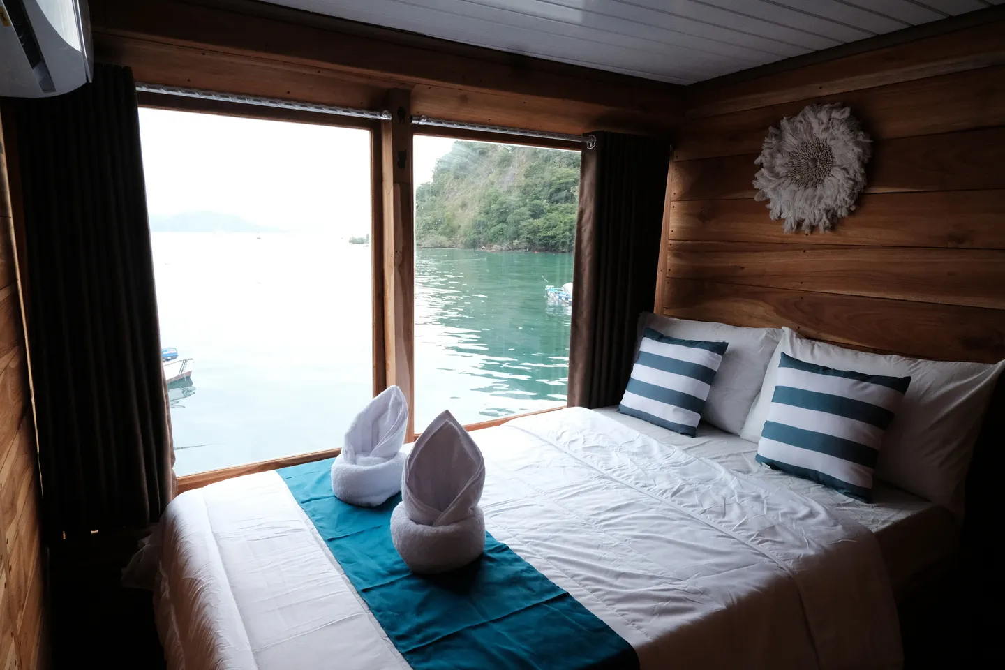 Open Trip 2D1N by Arora Deluxe Phinisi