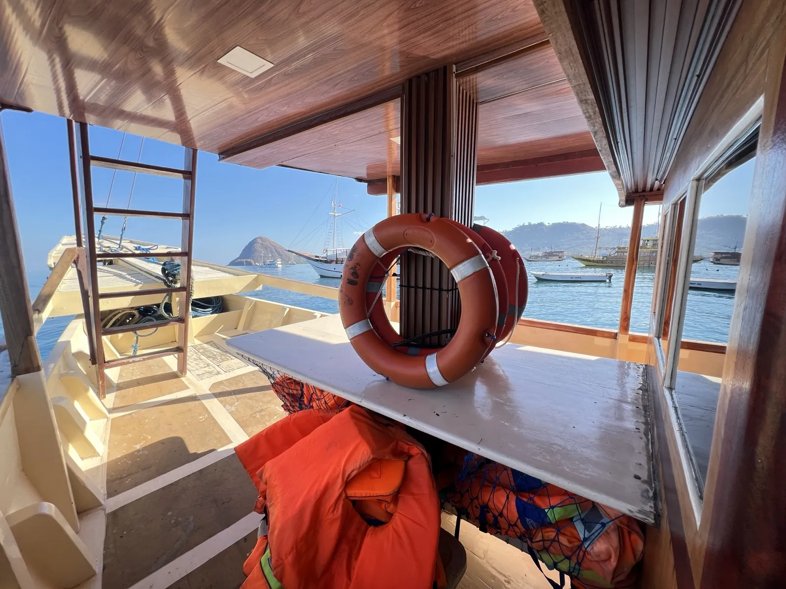 Open Trip 3D2N by Ayla Liveaboard Superior Phinisi