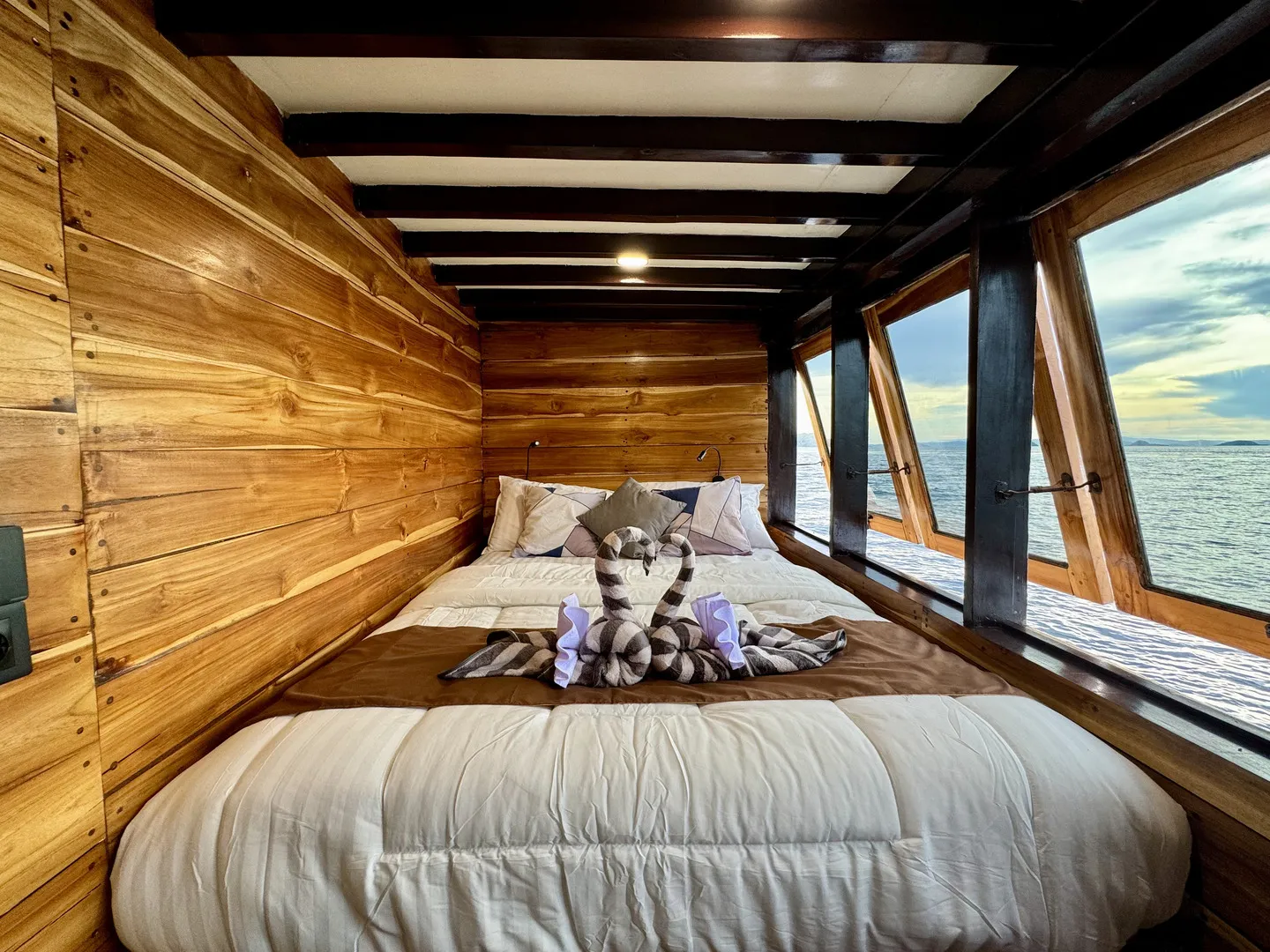 Open Trip 3D2N by Bajo Sunset Voyages Deluxe Phinisi