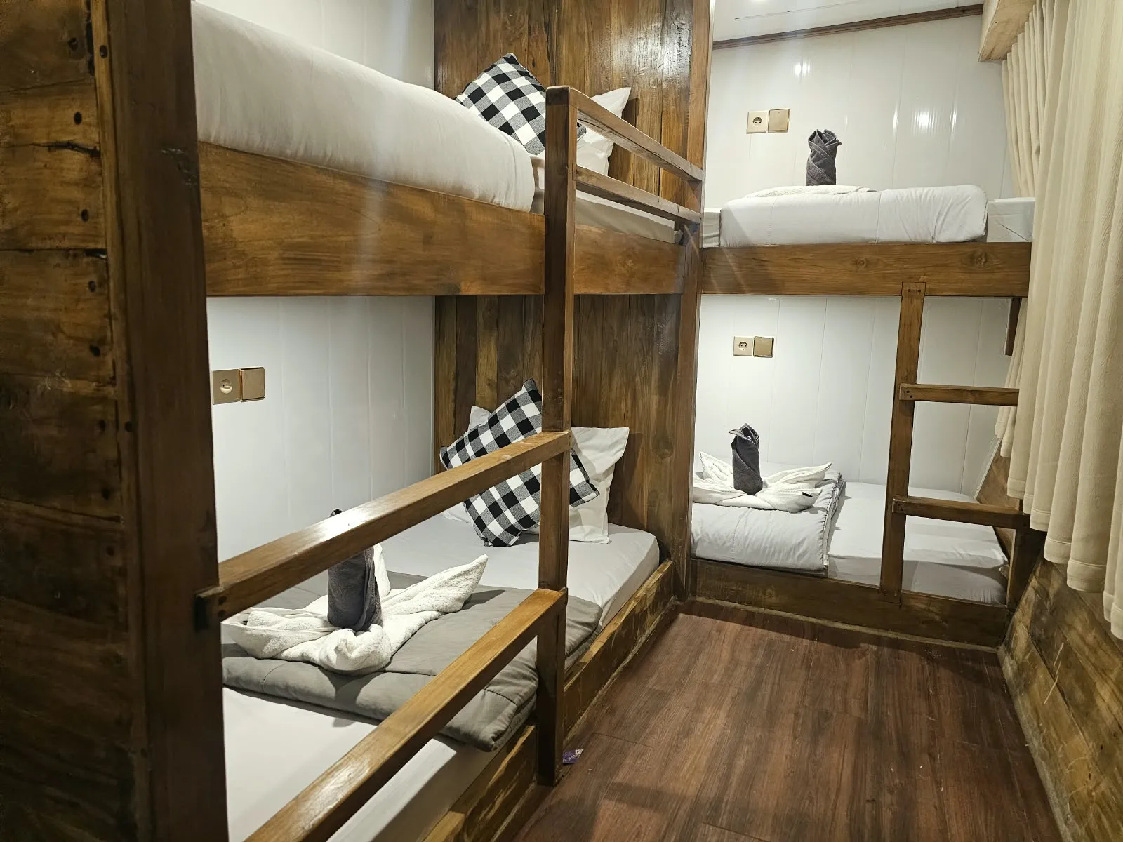 Open Trip 3D2N by Blessing Deluxe Phinisi