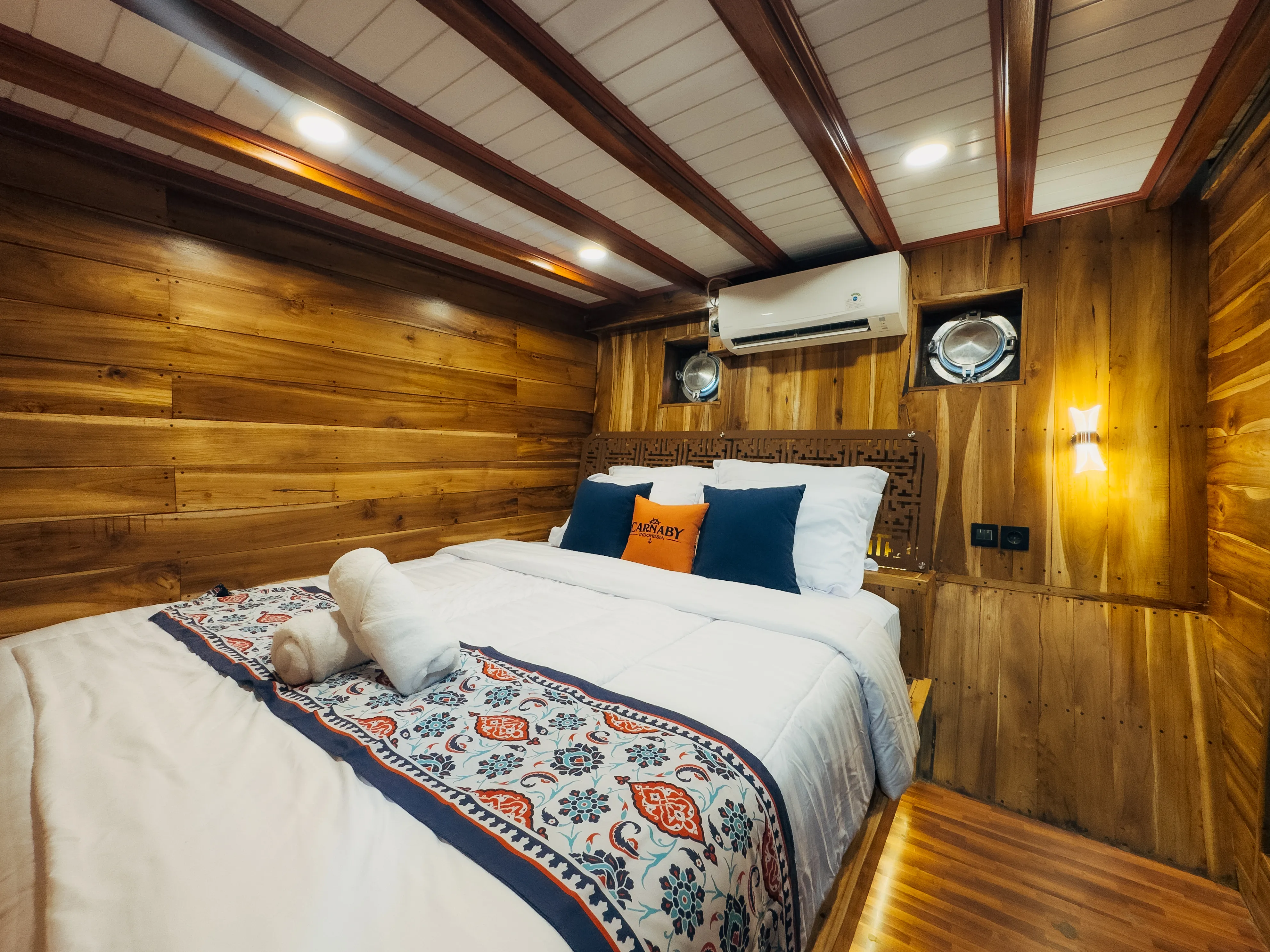 Open Trip 3D2N by Carnaby 2 Luxury Phinisi