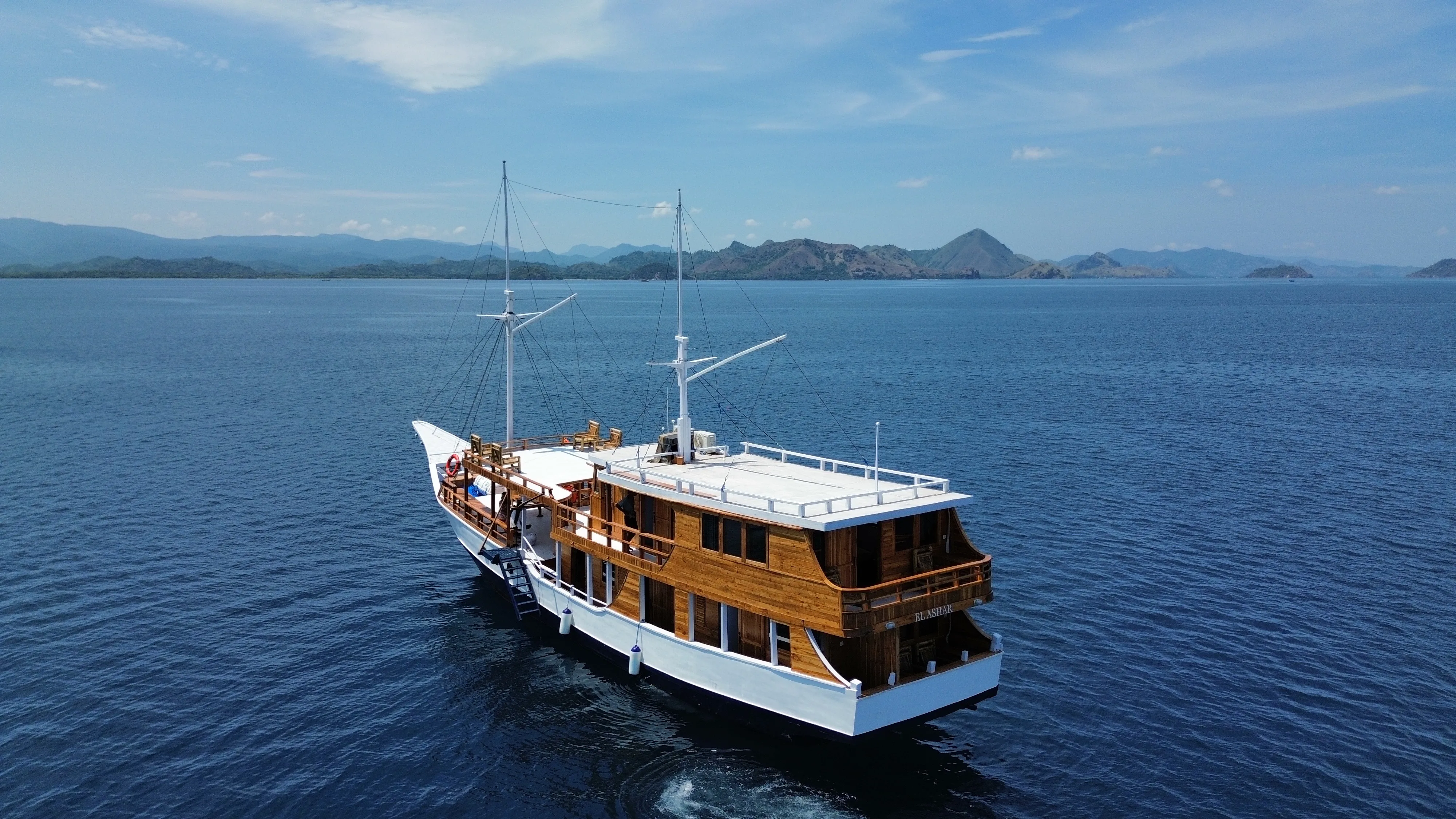 Open Trip 3D2N by El Ashar Deluxe Phinisi