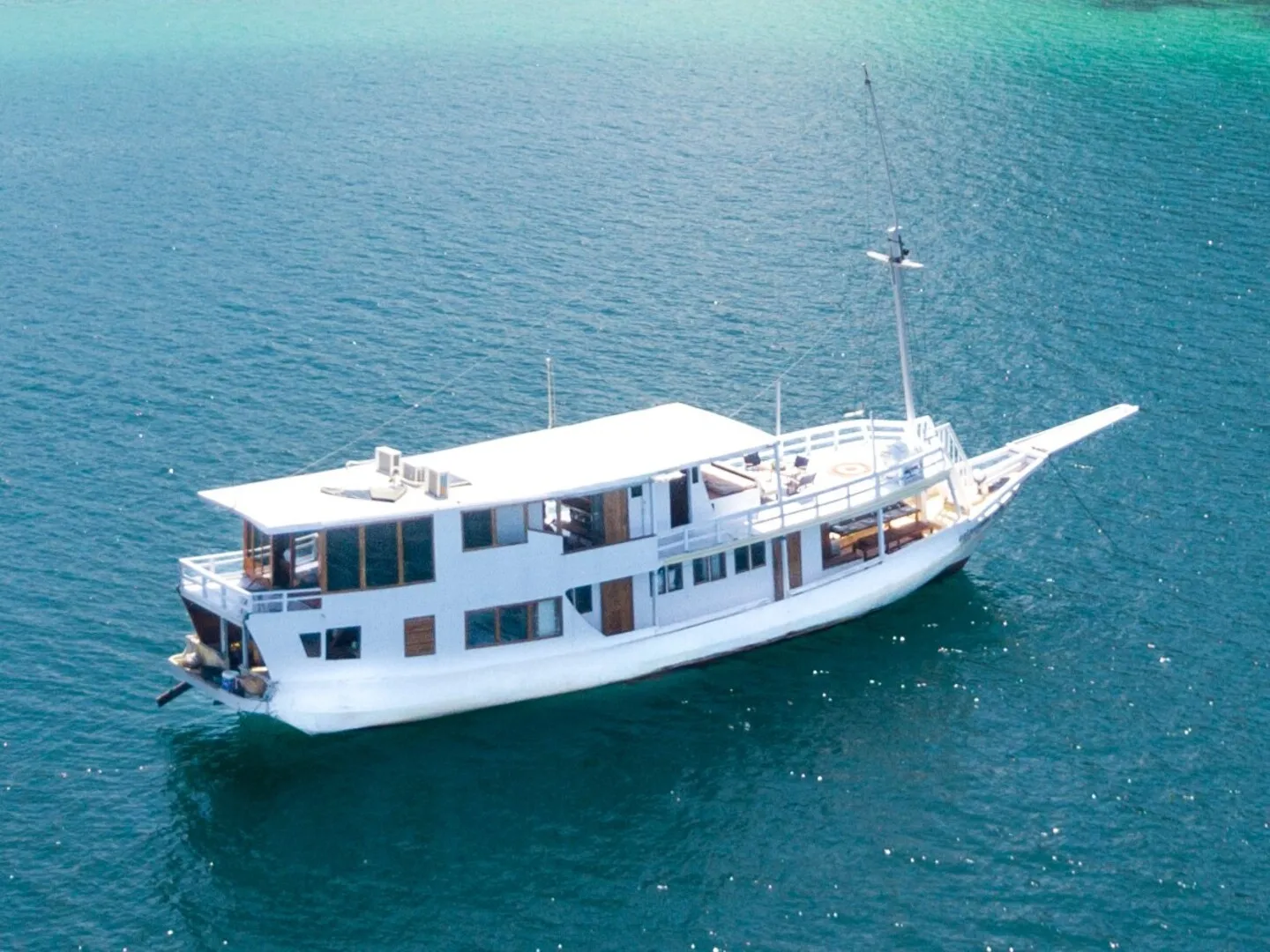 Open Trip 3D2N by Nusantara Karya Deluxe Phinisi