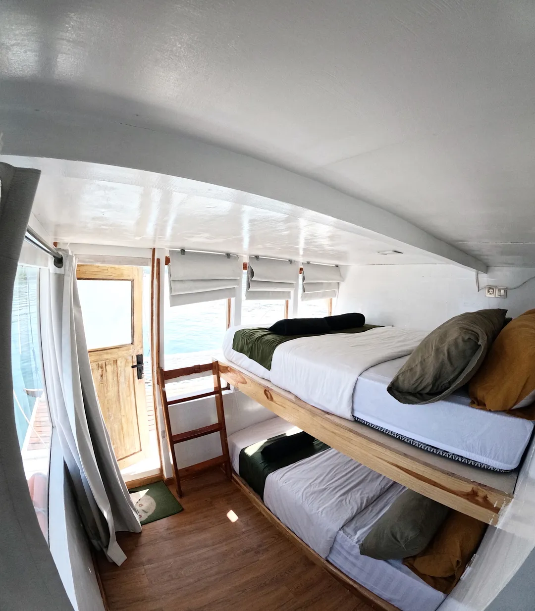 Open Trip 3D2N by Vielle Deluxe Phinisi