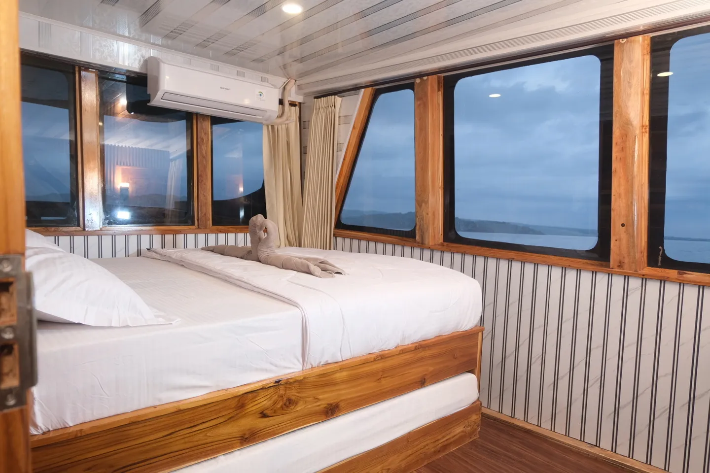 Open Trip 4D3N Labuan Bajo to Lombok by Meccadina Luxury Phinisi