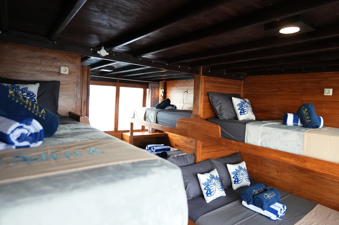 Private Trip by Kanha Citta Deluxe Phinisi
