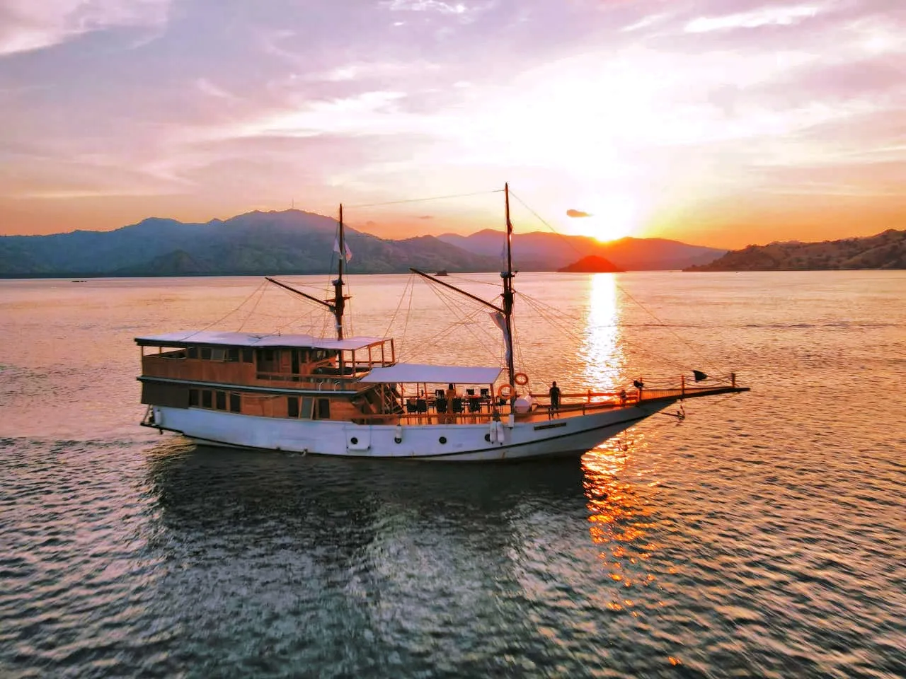 Private Trip by Sumba Ocean Luxury Phinisi